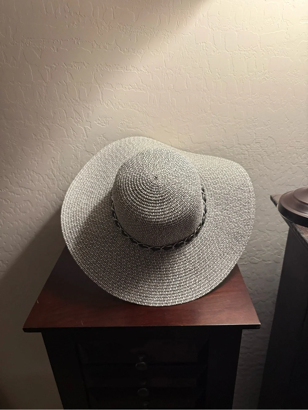 Woven Wide Brim Sun Hat in Light Gray with Decorative Chain